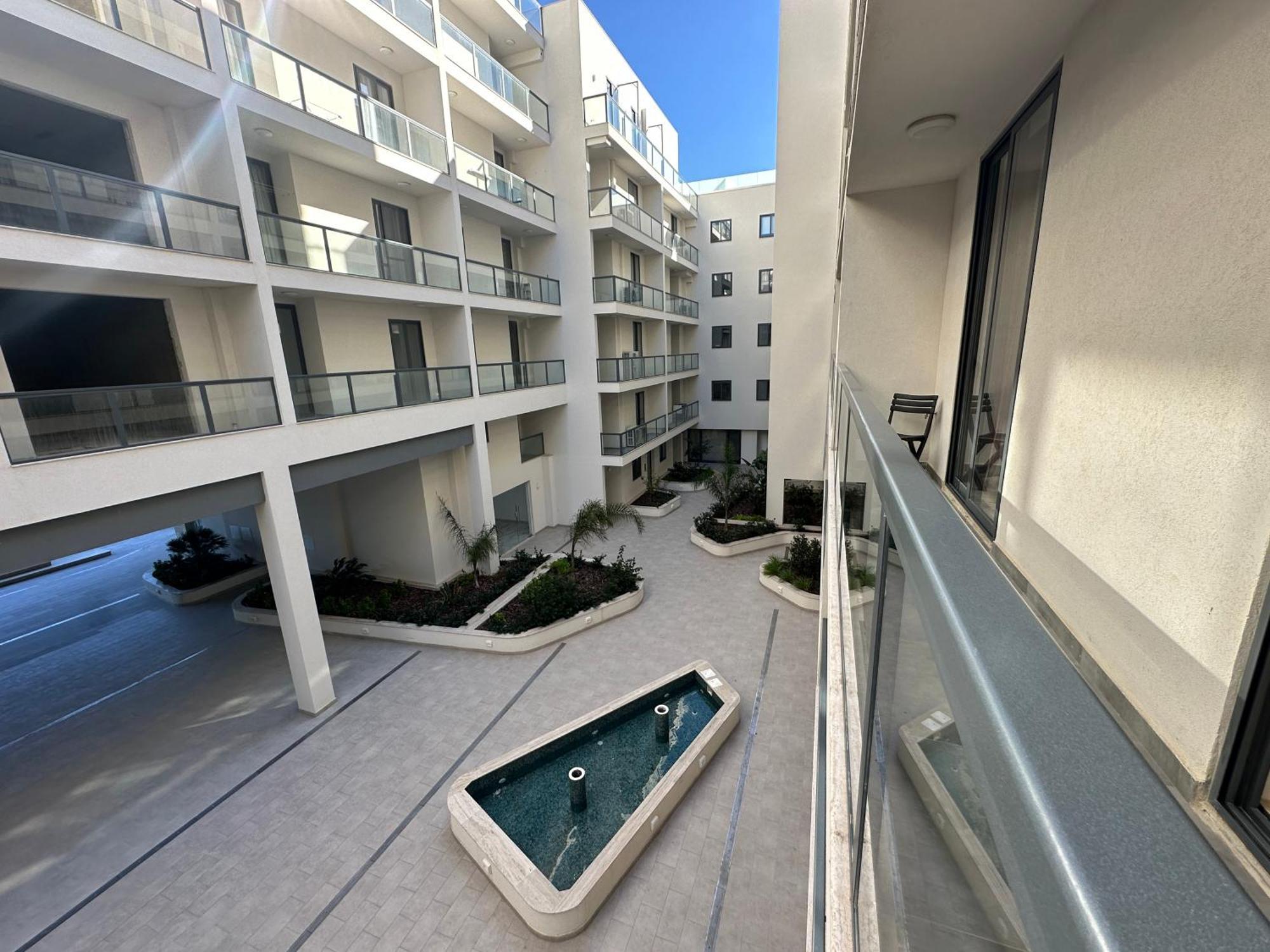 New, Airy And Spacious Apartment In 梅利哈 外观 照片