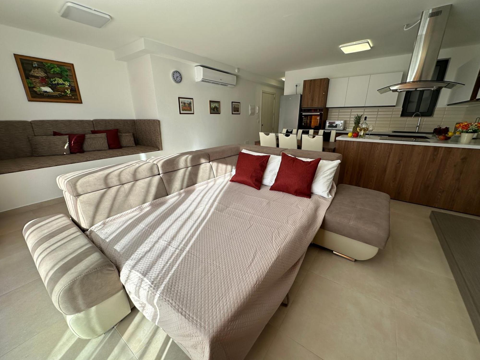 New, Airy And Spacious Apartment In 梅利哈 外观 照片