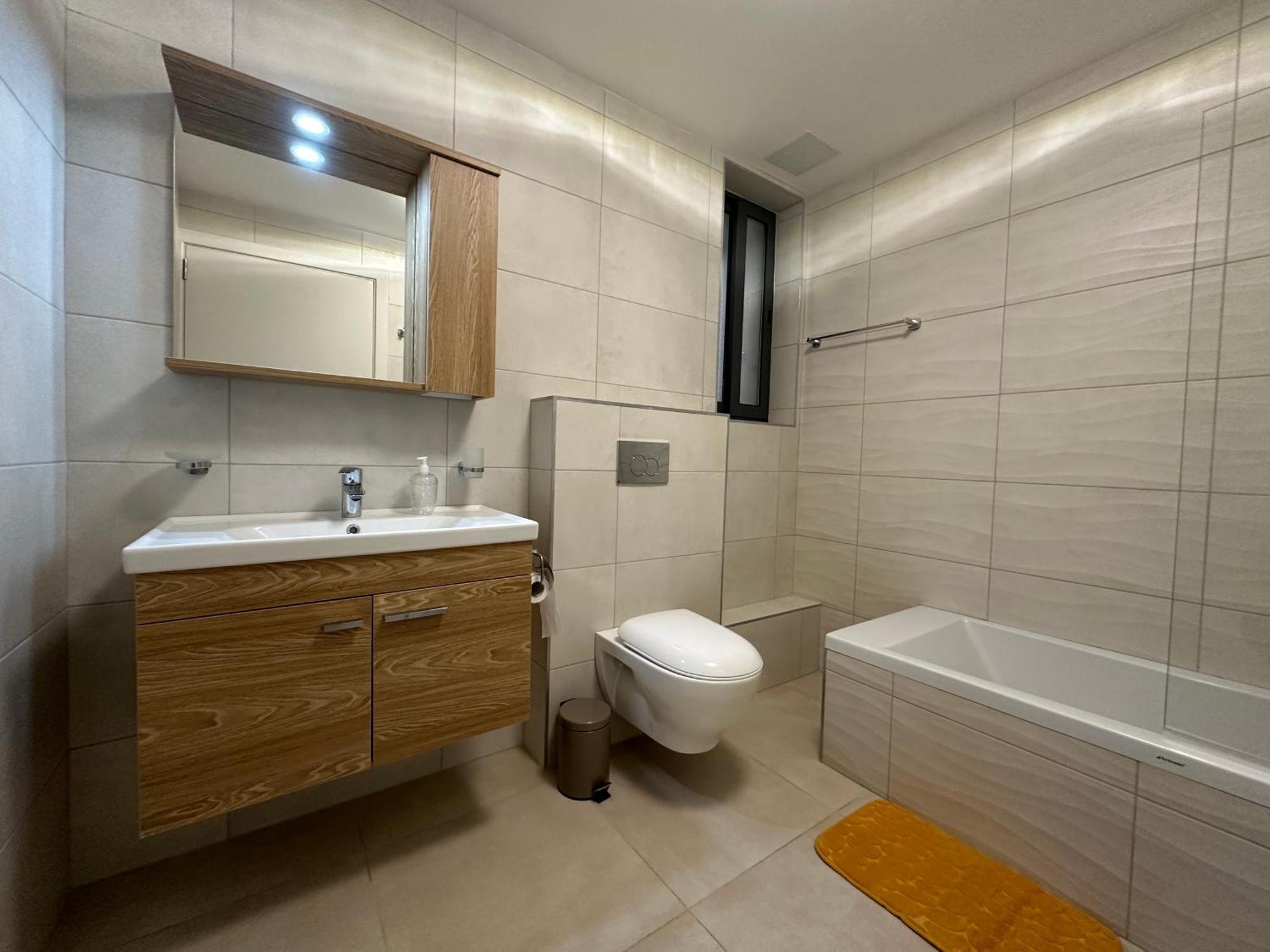 New, Airy And Spacious Apartment In 梅利哈 外观 照片