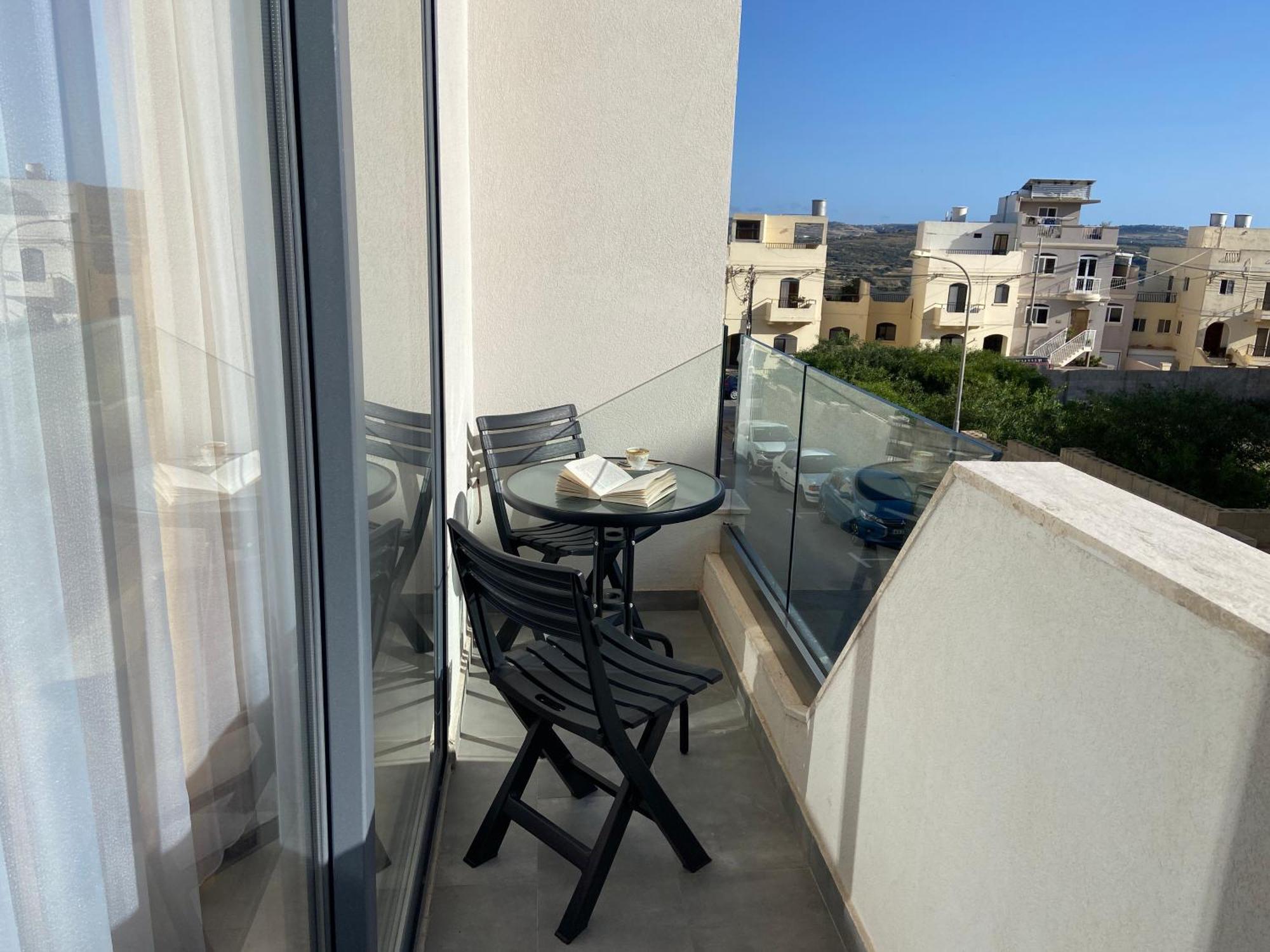 New, Airy And Spacious Apartment In 梅利哈 外观 照片